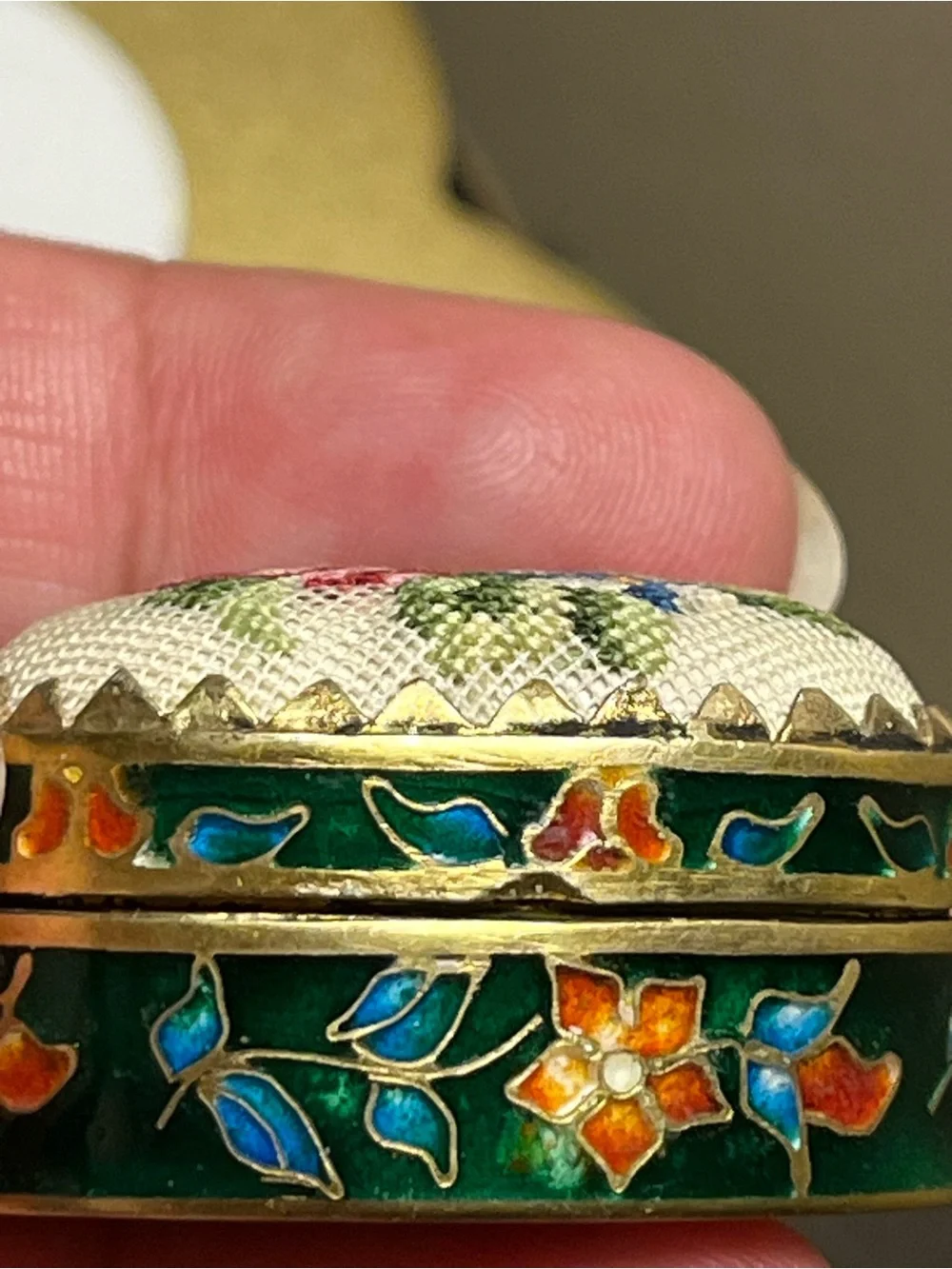 Vintage Floral Cloisonne Enamel Petit Point Pill Box - Picture 6 of 11